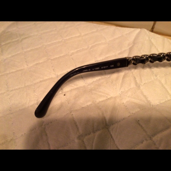 CHANEL EYEGLASS FRAMES with hard case and cloth - Picture 6 of 9